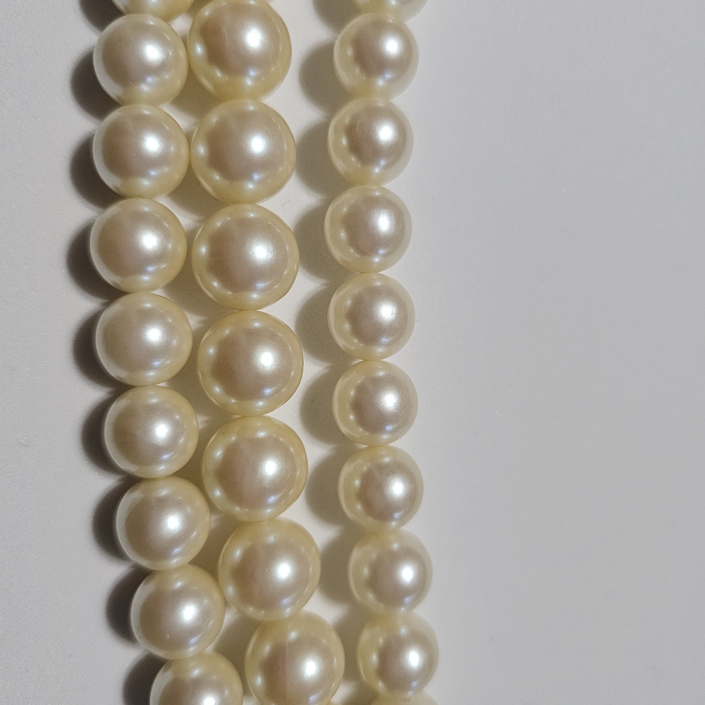 Vintage Creamy White Pearl Choker with Saphire Trapezoid Pendant - Picture 6 of 10